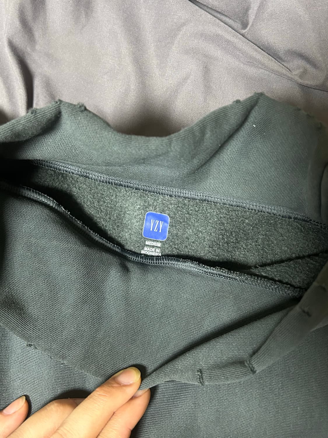 [M]이지갭 엔지니어드 발렌시아가 하이넥 다크그레이 상품이미지2