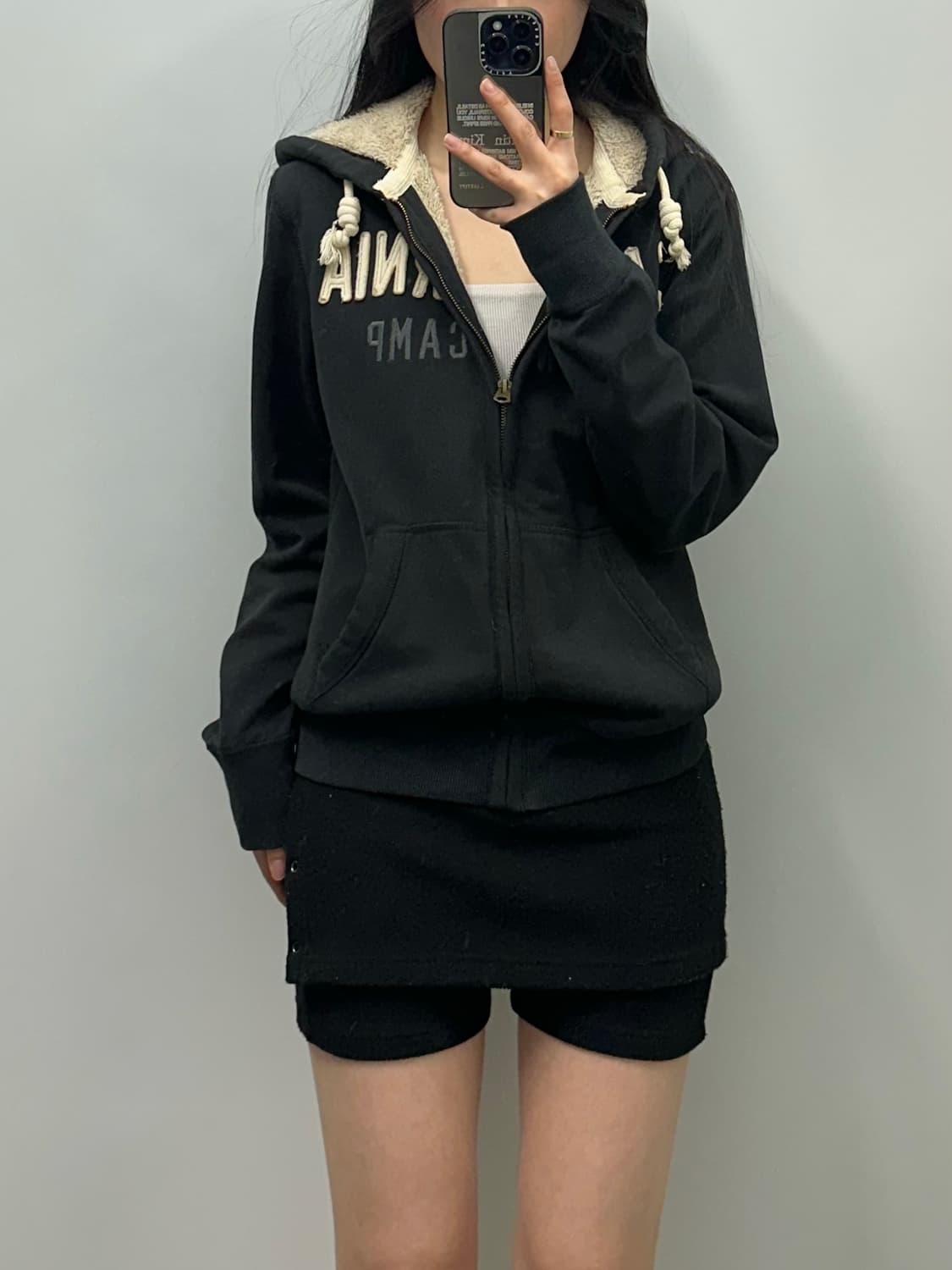 후아유 y2k 와투케 블랙 양털 후드집업 상품이미지1
