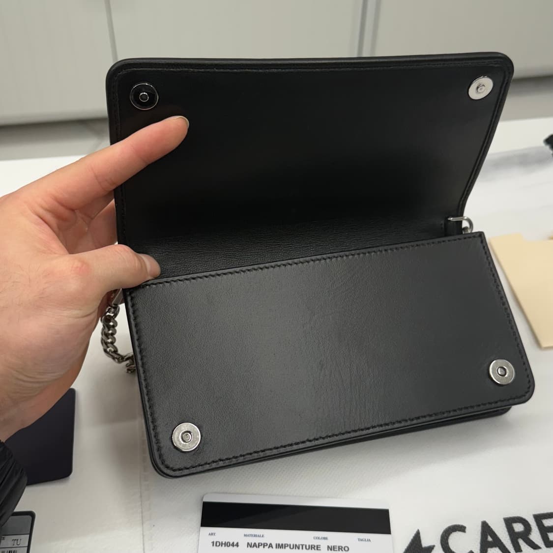 프라다 나파 체인 크로스백 블랙 상품이미지6