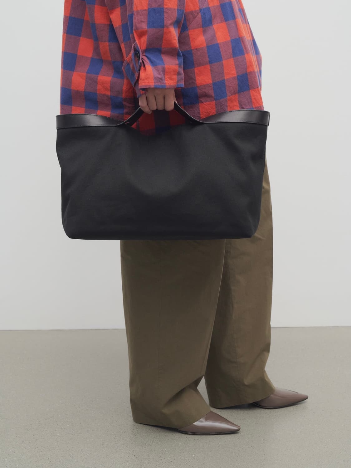 더로우 캔버스 키트백 상품이미지1