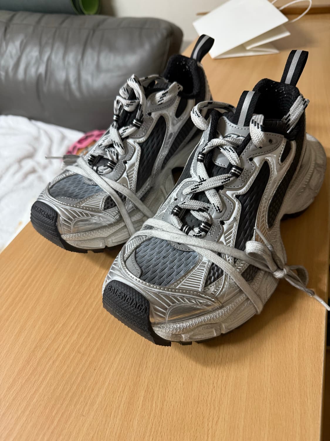 (40)25ss 발렌시아가 3xl 그래디언트 블랙 상품이미지2