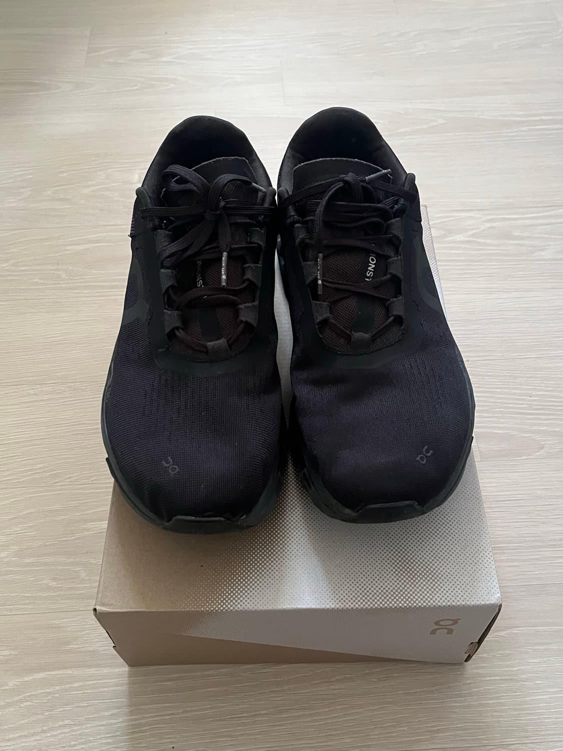 온러닝 클라우드몬스터 올 블랙  상품이미지1