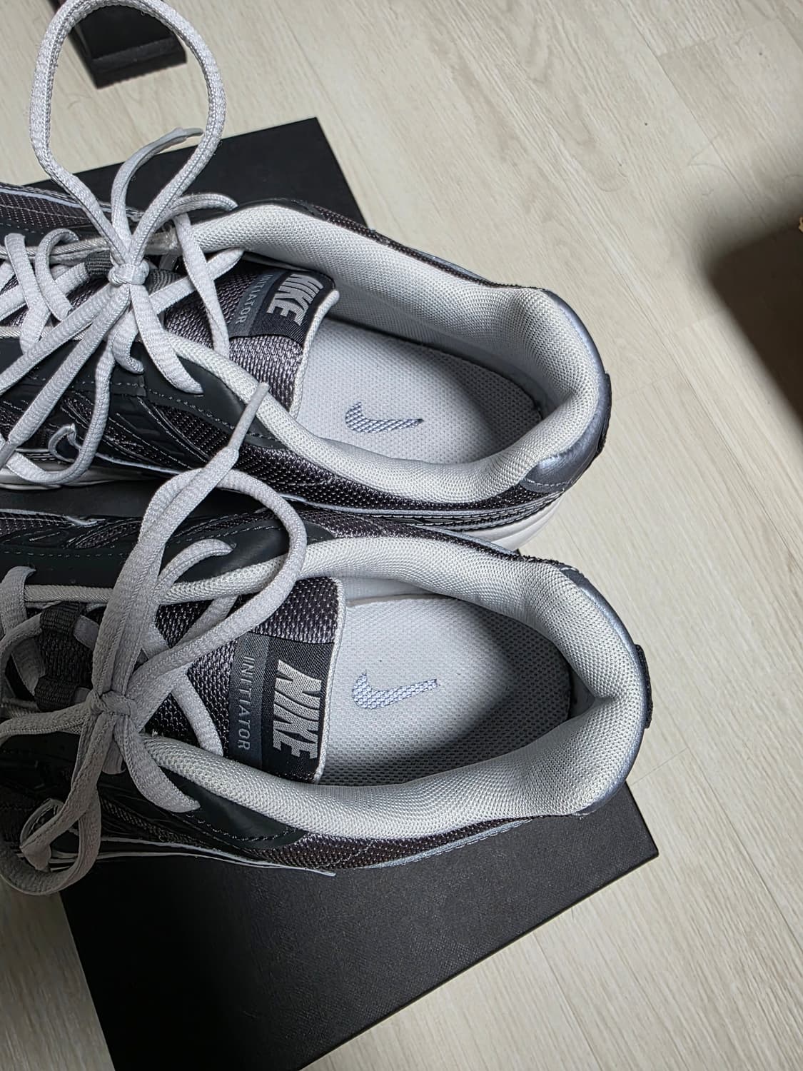 나이키 이니시에이터 스모크 그레이 280 상품이미지5