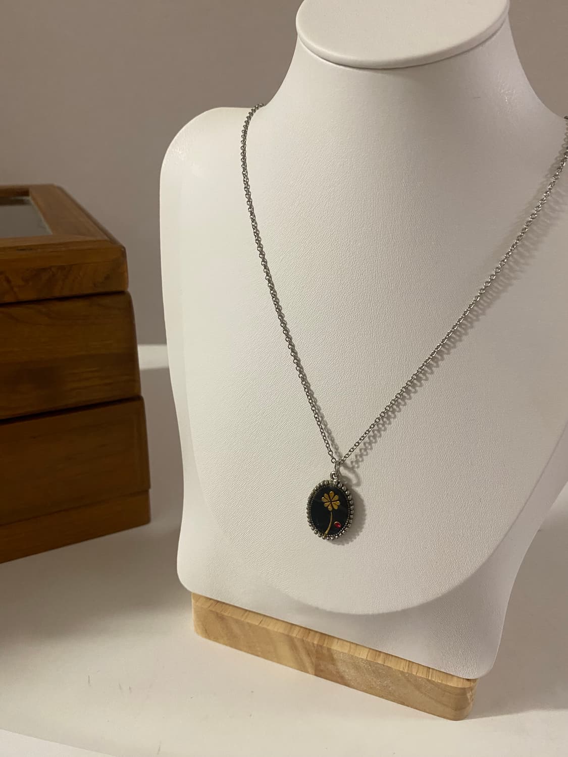 실버톤 빈티지 네잎클로버 목걸이 상품이미지1