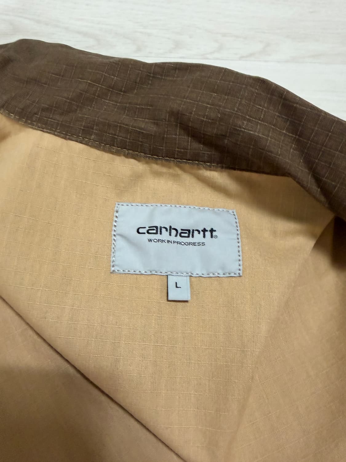 칼하트 WYNTON SHIRT L size 판매합니다 상품이미지3