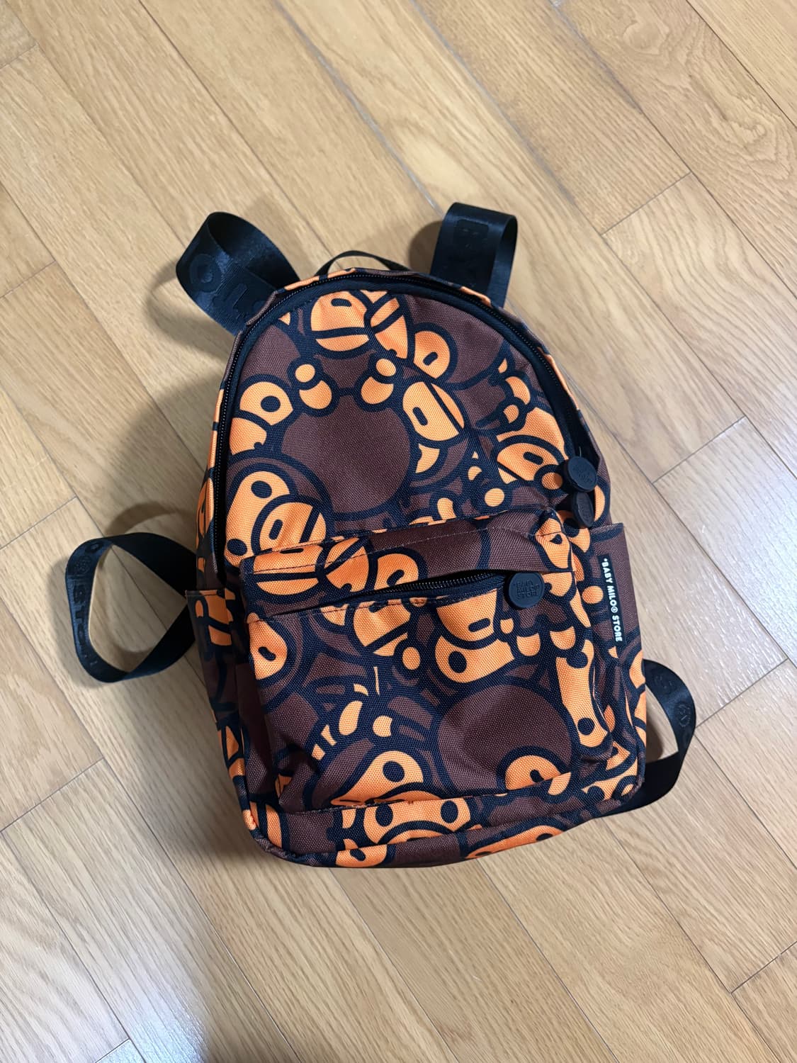 베이프 베이비 마일로 앤 프렌즈 카모 스몰 백팩 브라운 상품이미지1