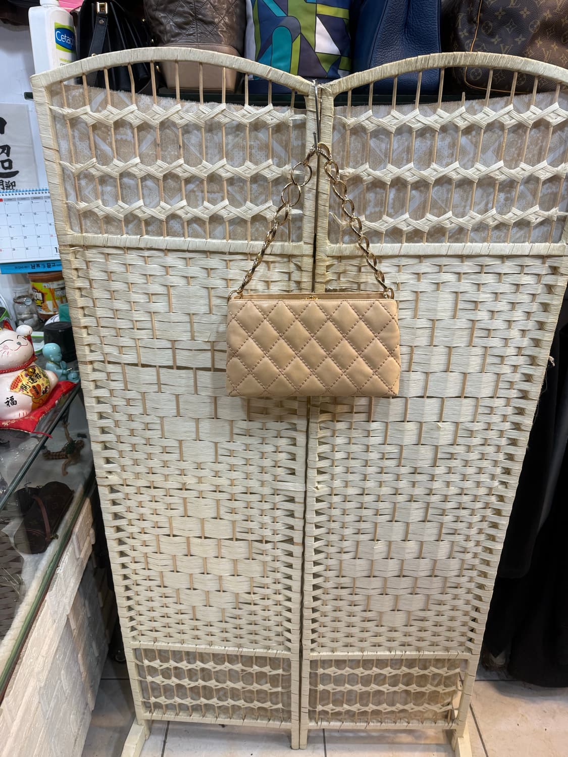 정품 샤넬 퀄팅 플랩 백 팝니다 상품이미지1