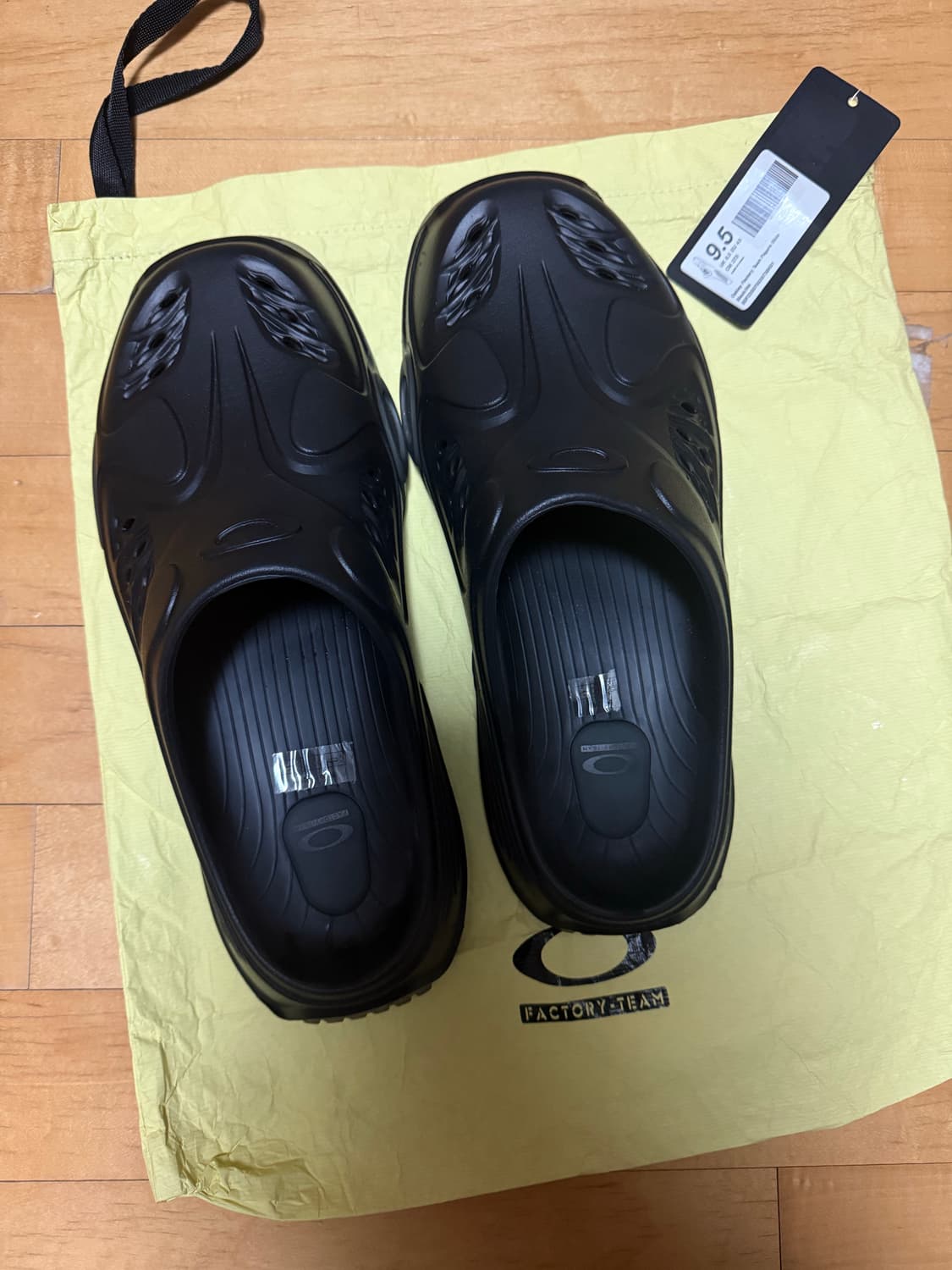 오클리 팩토리 팀 파구로 슬라이드 블랙 9.5 상품이미지1