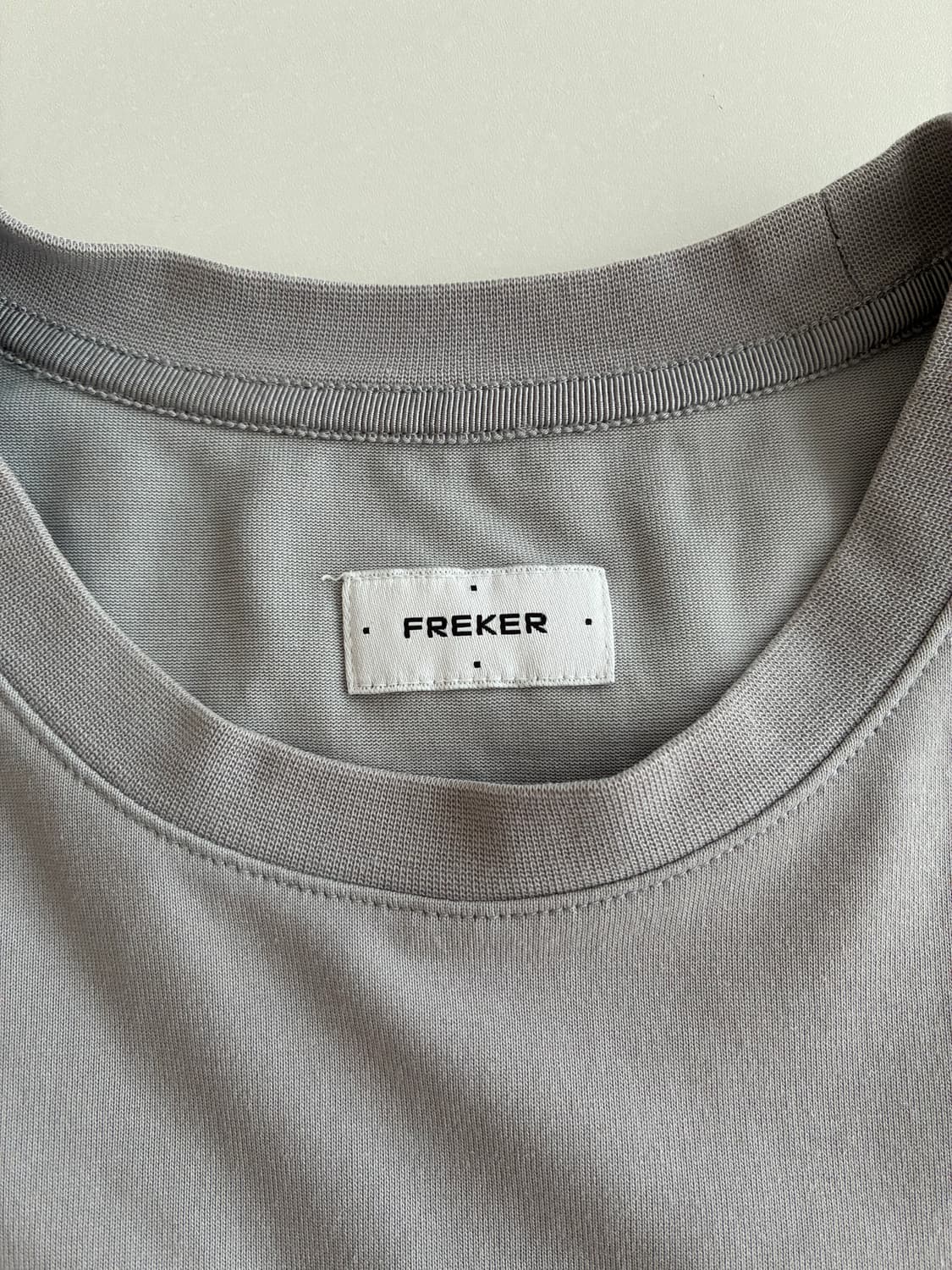 S) 프리커 FREKER 베이직 로고 반팔 티셔츠 그레이 상품이미지5