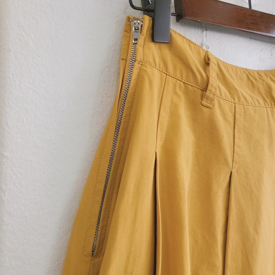 Milkfed 머스터드 핀턱 플레어 스커트 상품이미지8