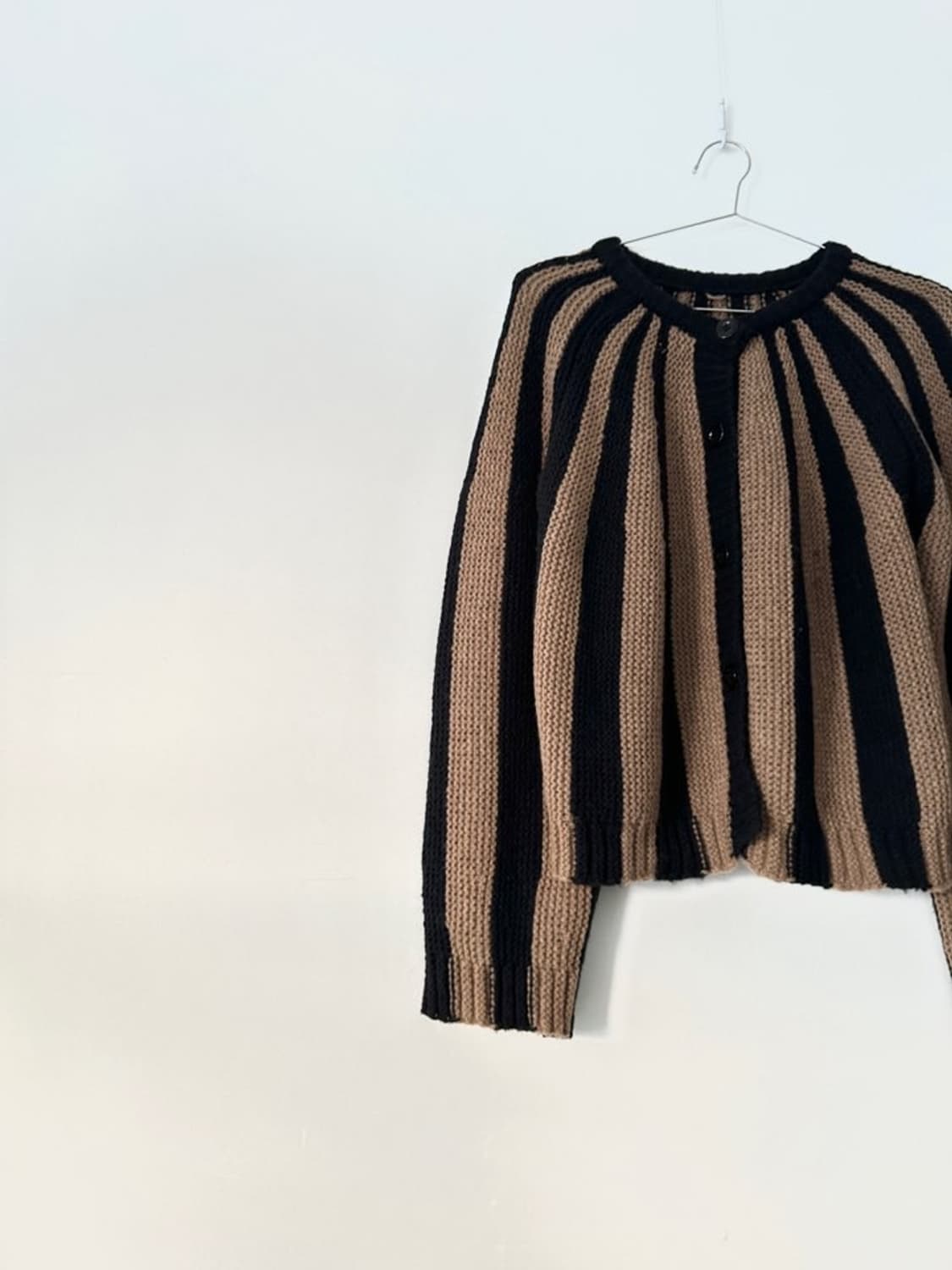 Stripe round cardigan / black & brown 상품이미지2