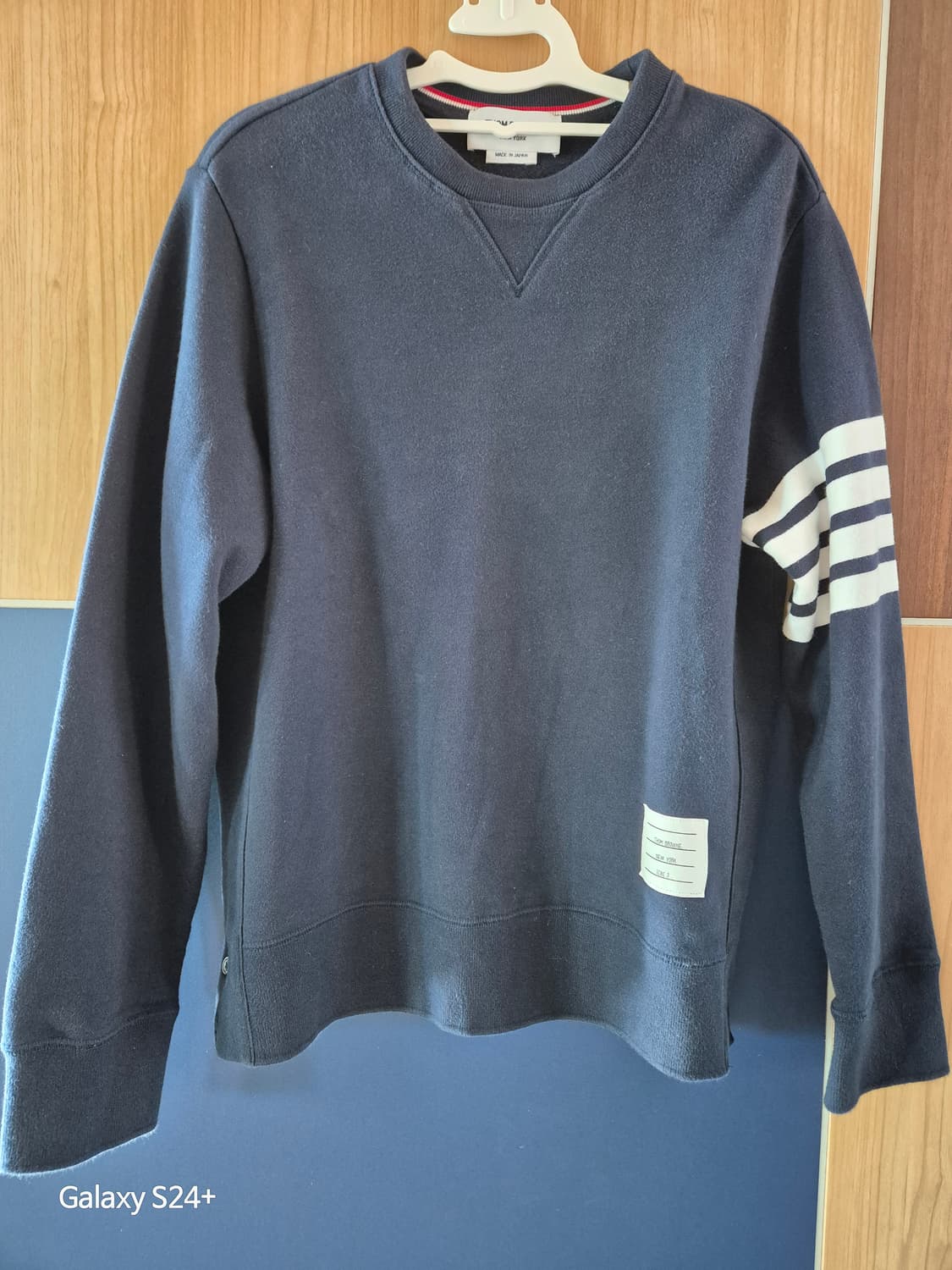 톰브라운 네이비 사선 맨투맨 3 상품이미지1