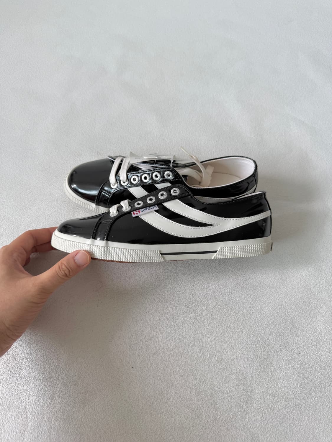 수페르가(SUPERGA) 에나멜 스니커즈(택 달린 제품) 상품이미지1