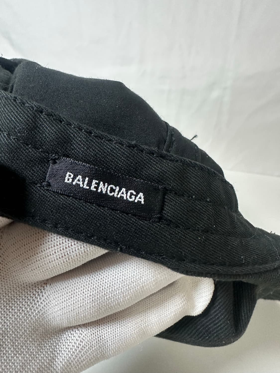 발렌시아가 챙로고 볼캡 블랙 (OS) 상품이미지6