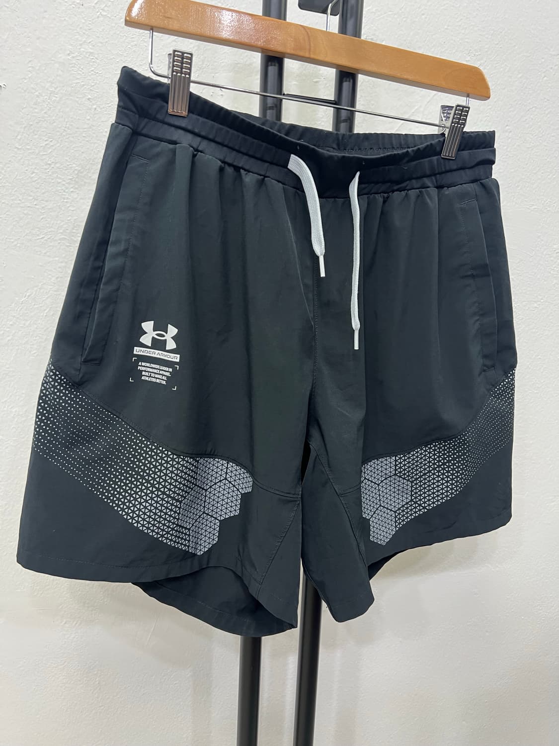 정품) 언더아머 반바지 XL 상품이미지2
