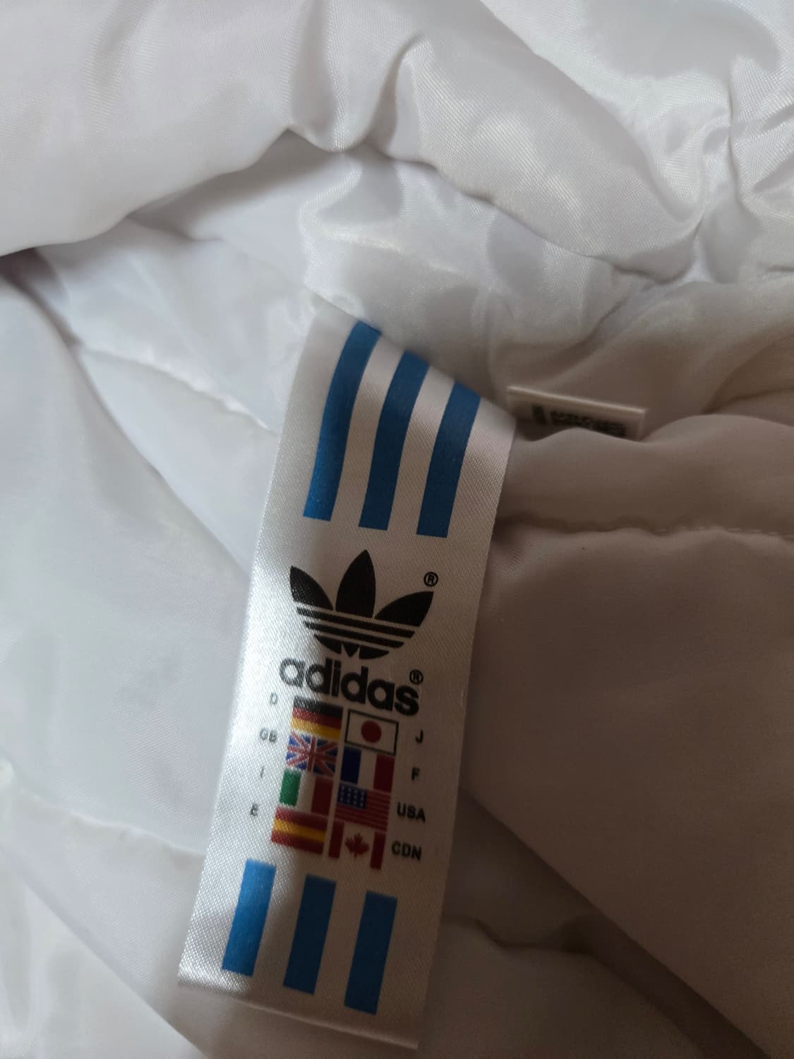 아디다스 월드스쿨  흰빨 패딩 레이싱 자켓 상품이미지8