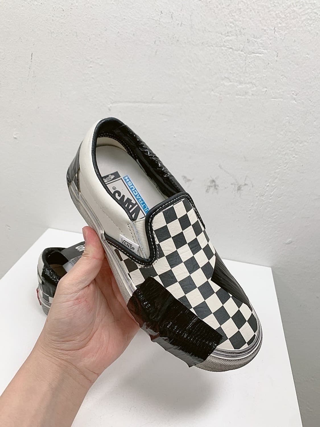 (정품/새상품) 반스 여성 볼트 클래식 슬립온 블랙 체커보드 스니커즈 상품이미지1