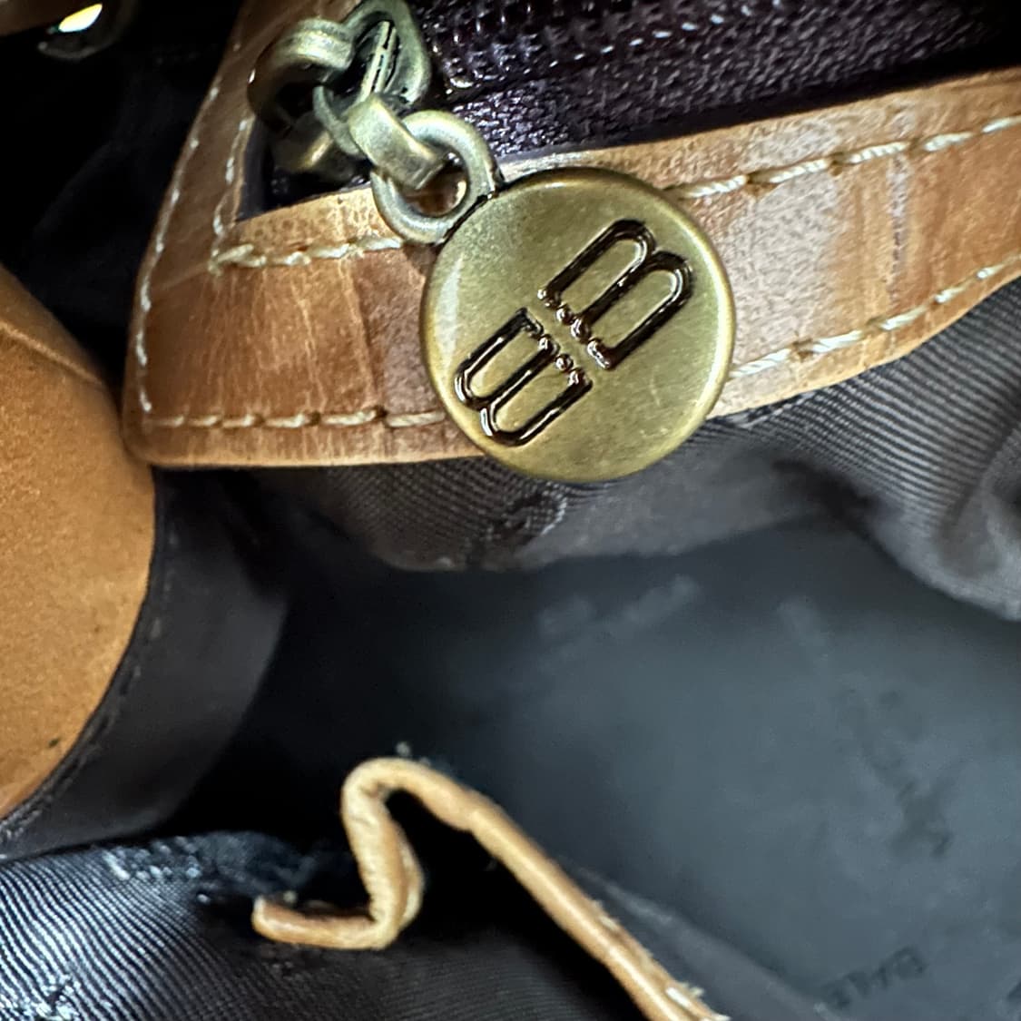 발렌시아가 셔링 카멜 악어패턴 소가죽 토트백 상품이미지6