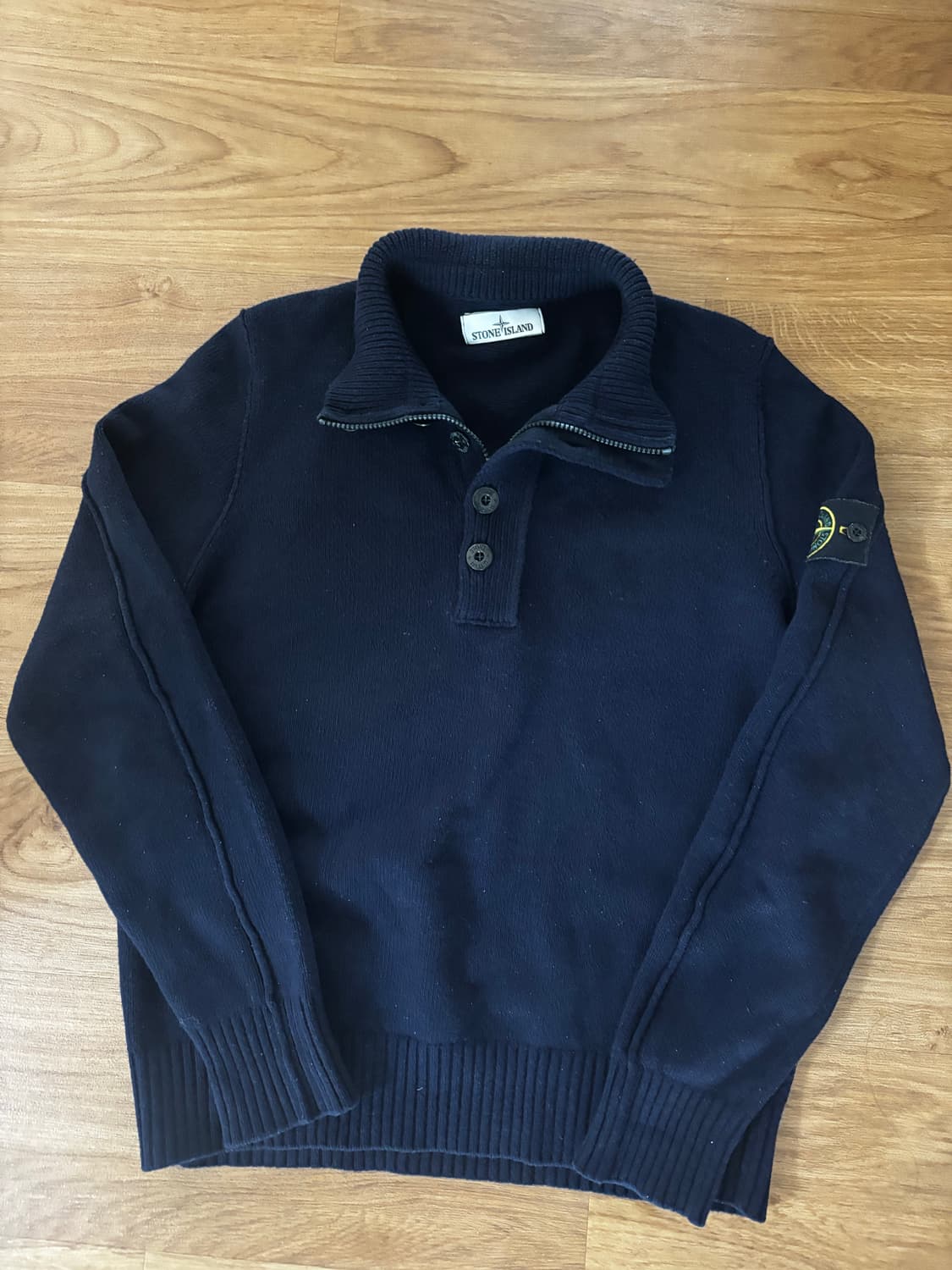 스톤아일랜드 반집업 니트 상품이미지1