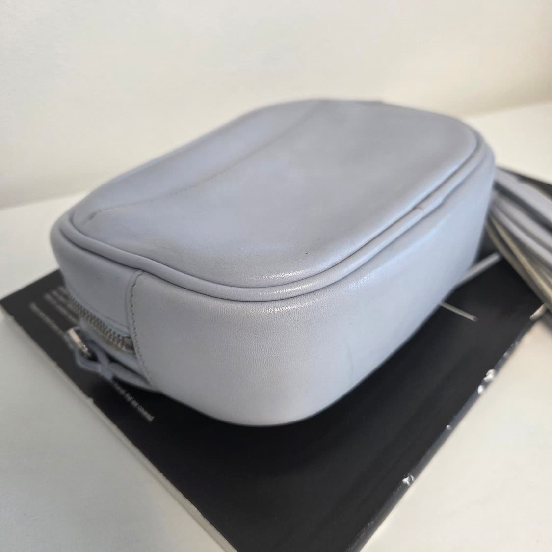 YSL 생로랑 정품 은장 미니 블로거 레더백 크로스백 태슬백 상품이미지6