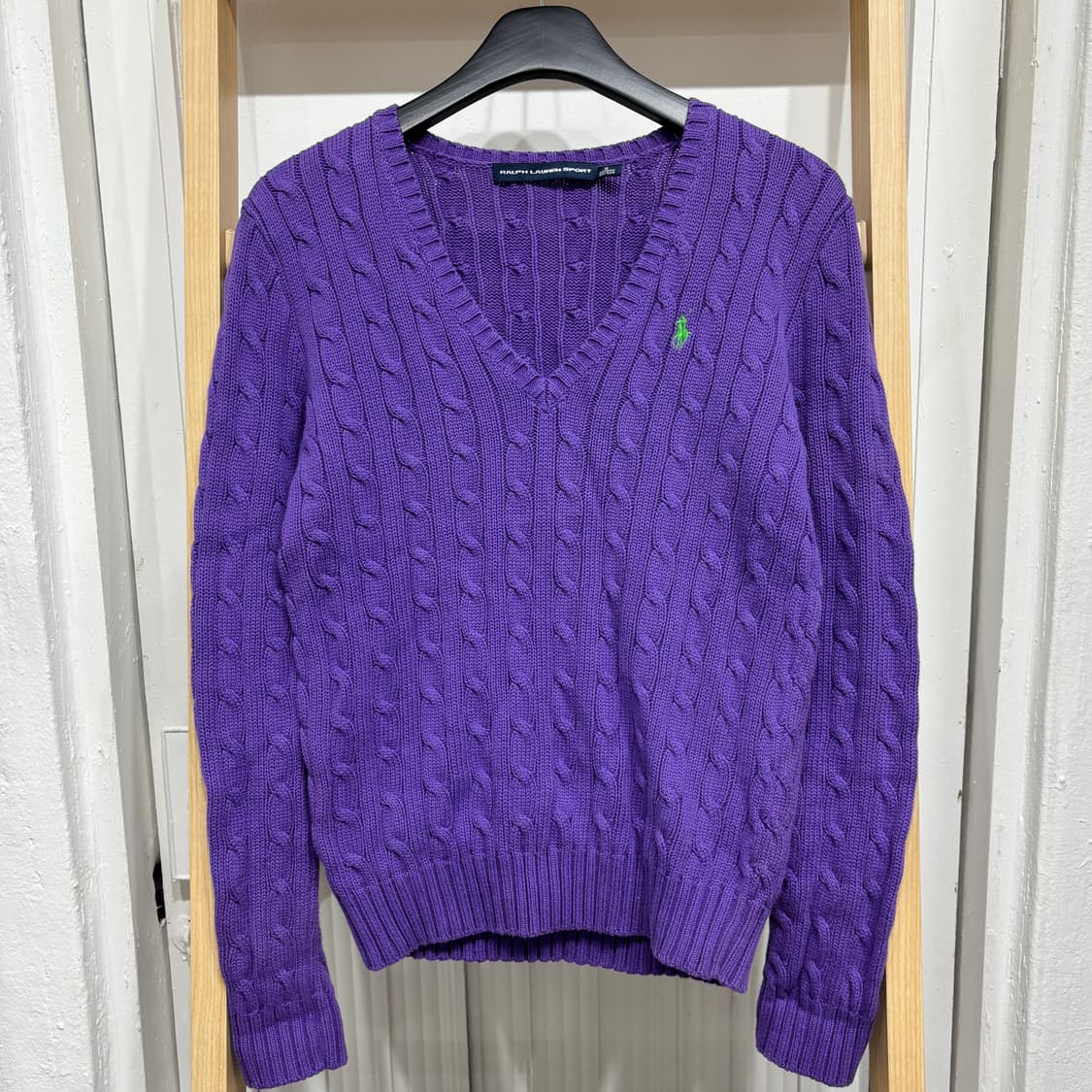 폴로 여성 브이넥 꽈배기 니트 상품이미지1