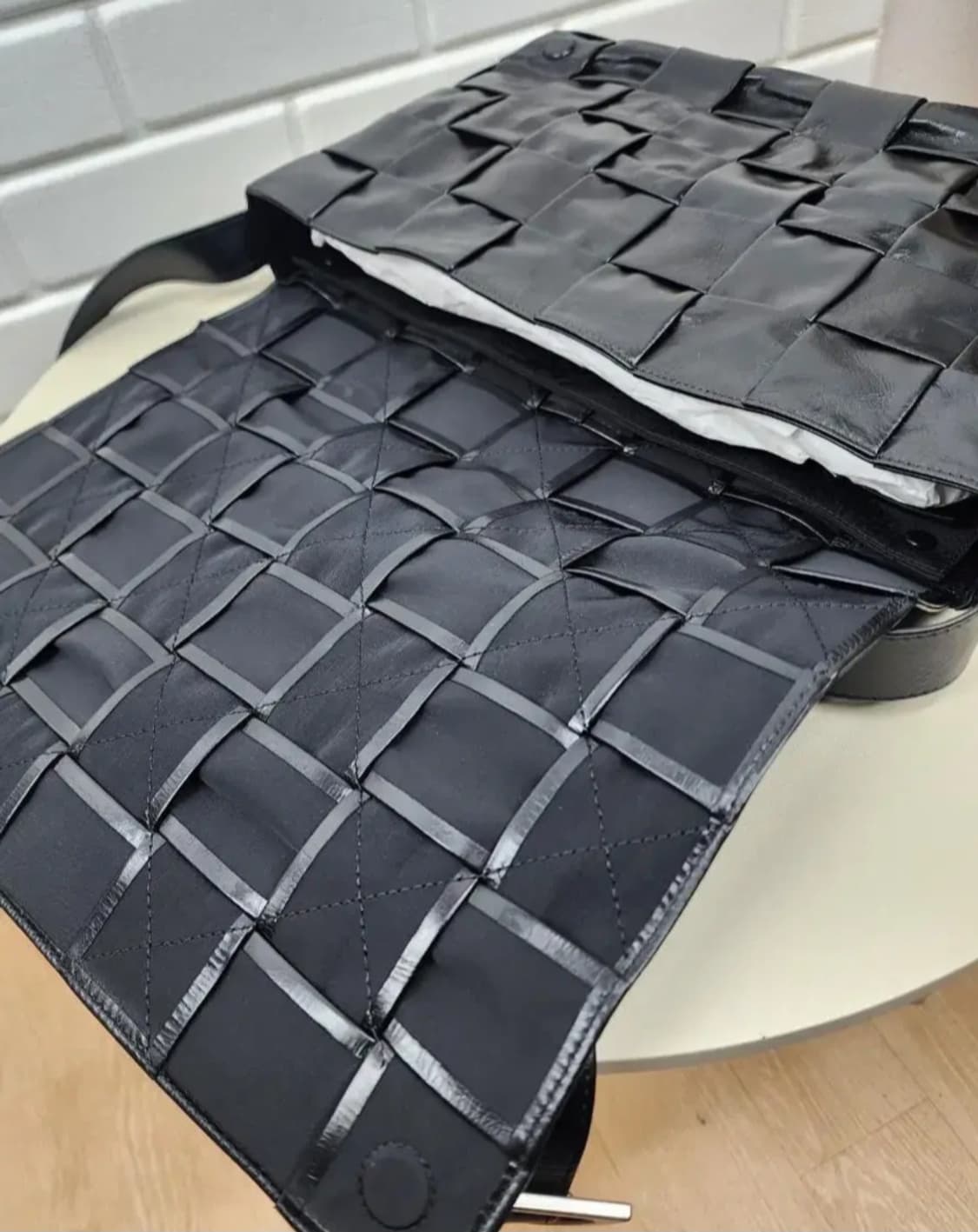 보테가베네타 맥시 카세트백 블랙 상품이미지7