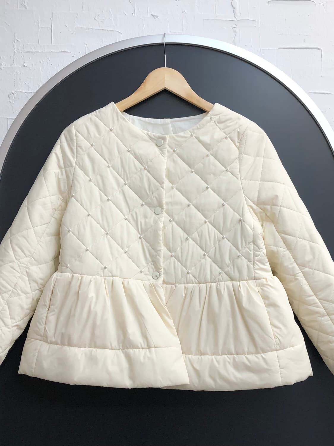 white quilted flare jumper 상품이미지4