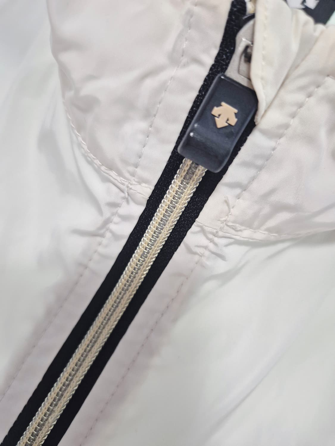 데상트반팔아노락(정품)반팔바람막이 상품이미지5