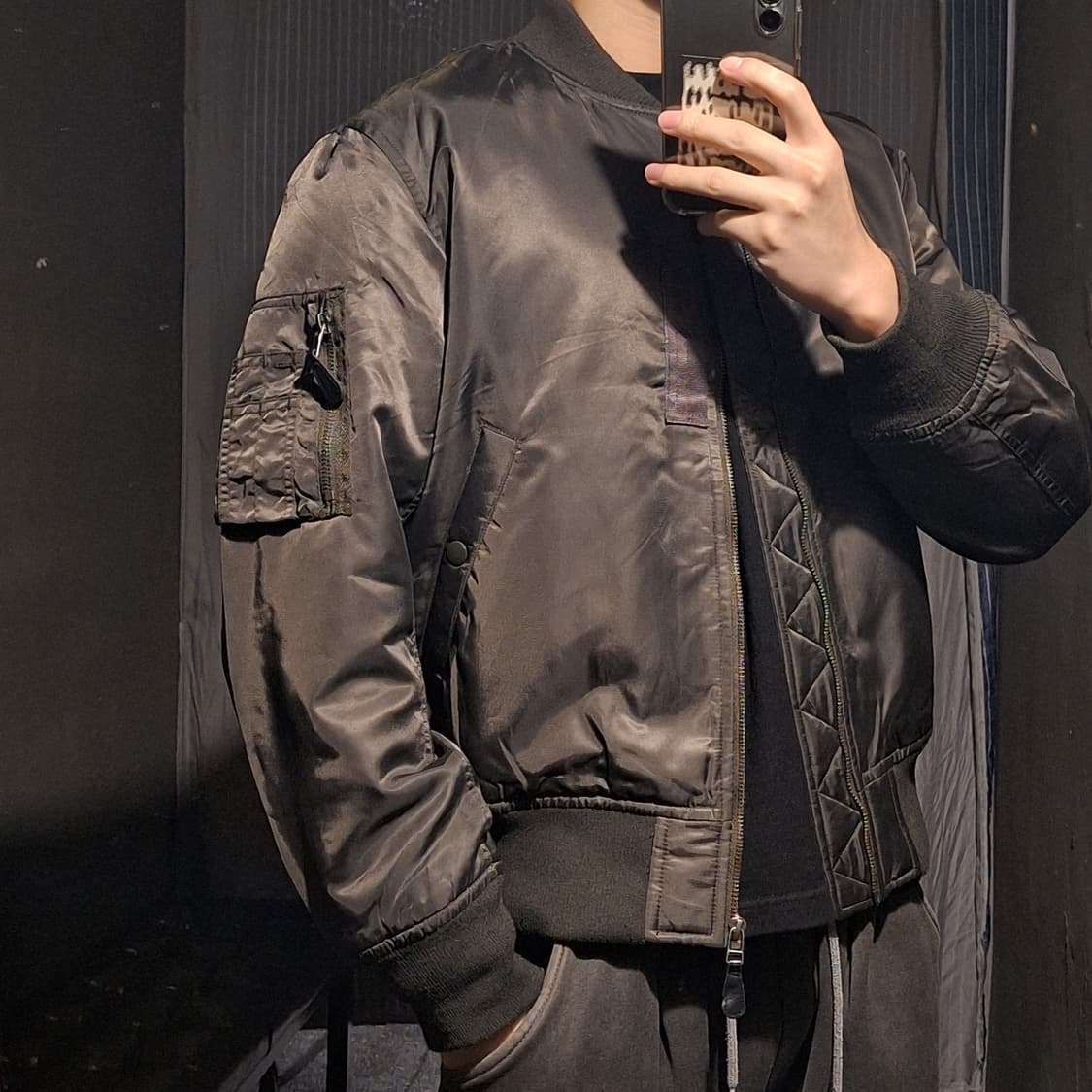 GU 지유 카키 톤톤 시가포켓 캐주얼 패디드 봄버 항공점퍼 마원 MA1 상품이미지2