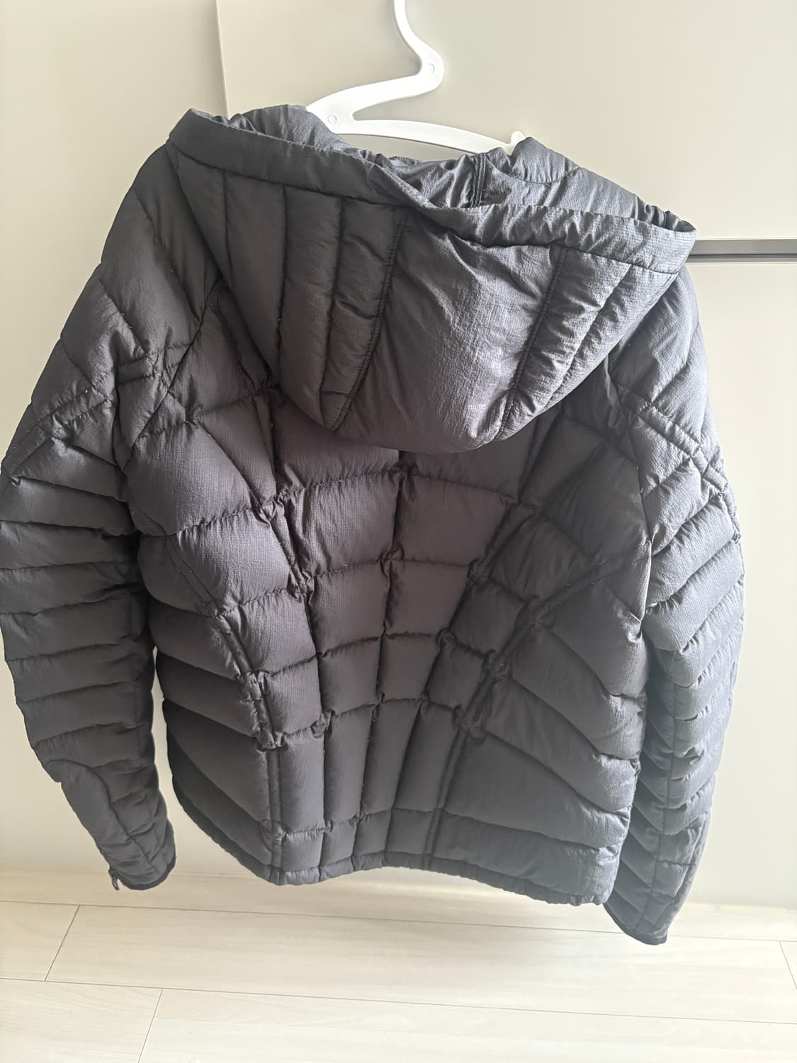 더콜디스트모먼트 경량패딩 상품이미지2