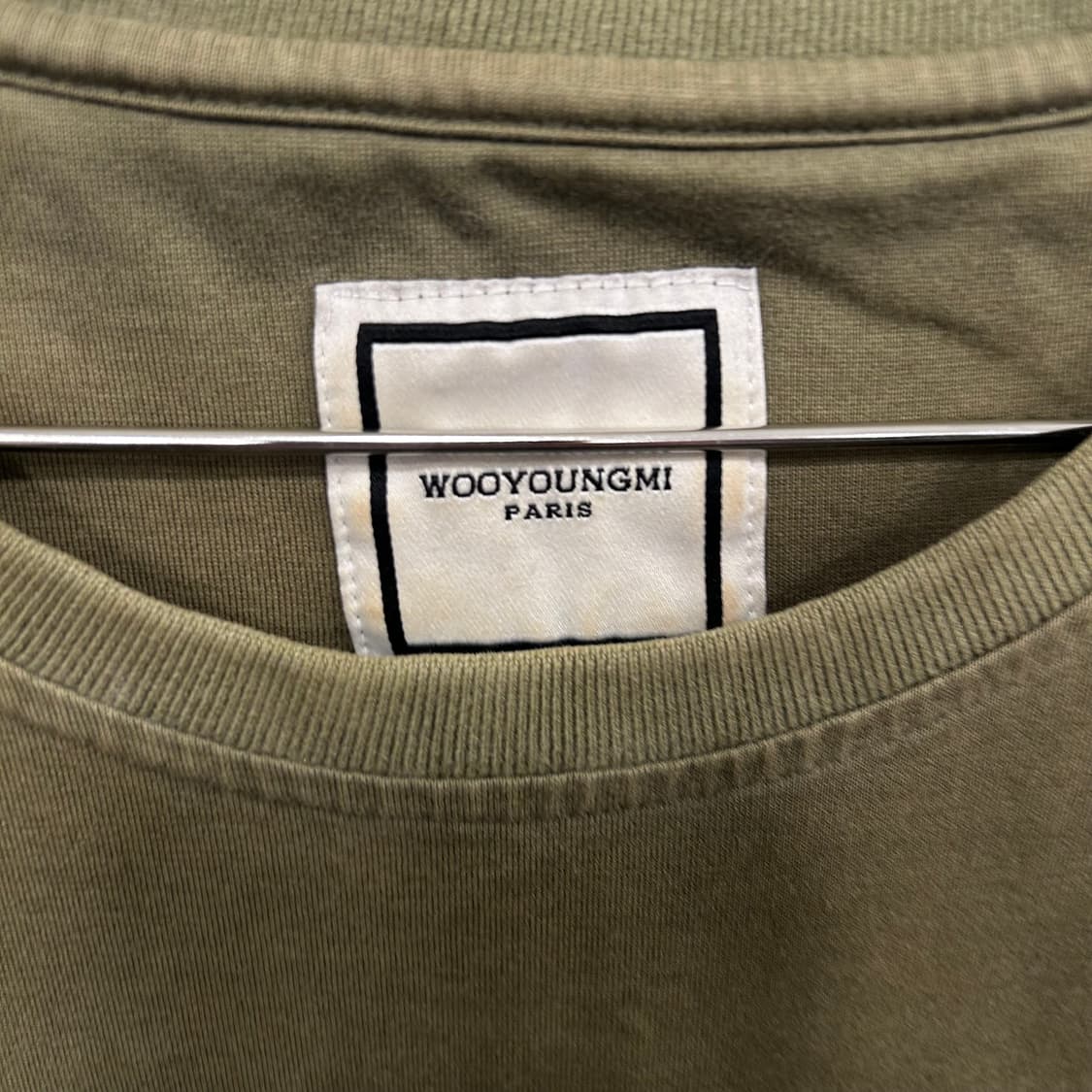 우영미 파리스 스몰 와펜로고 절개 반팔티 상품이미지3