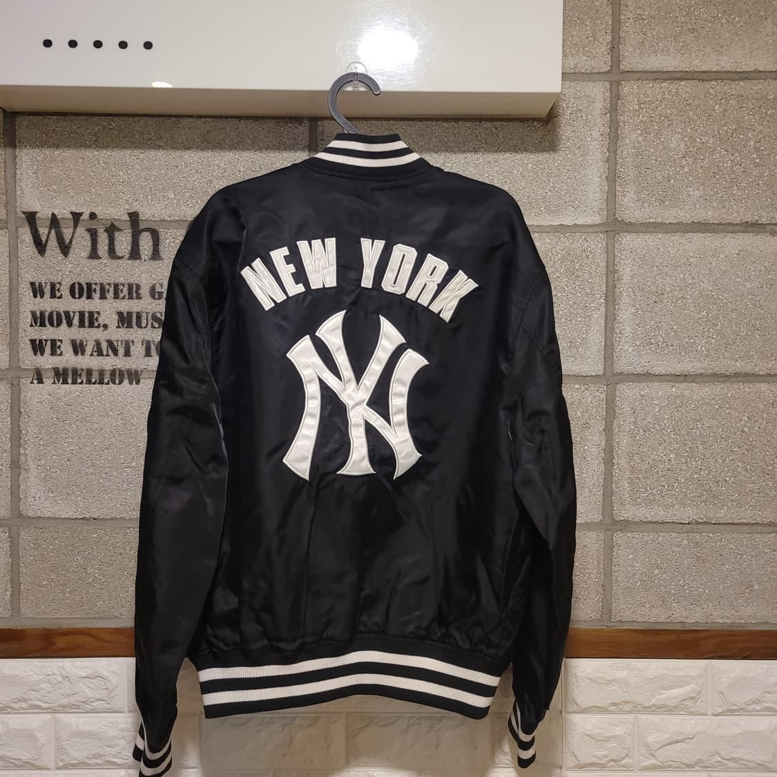 뉴에라 뉴욕양키즈 스타디움 자켓 XS 상품이미지2
