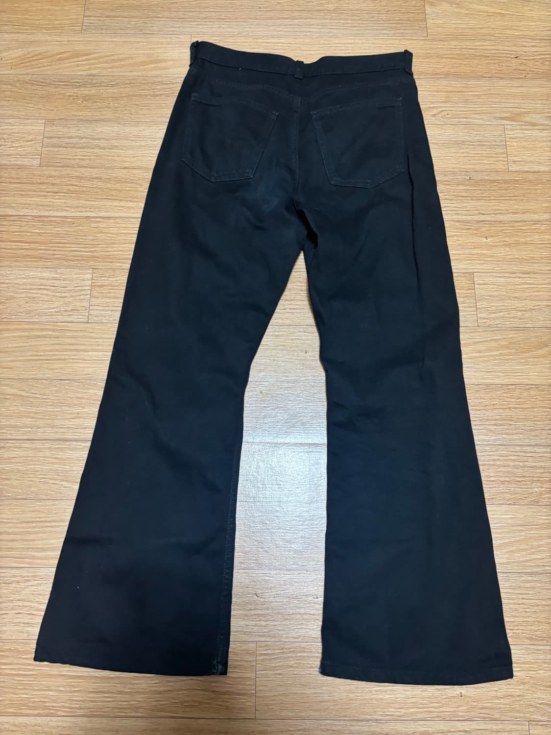 코스 블랙 부츠컷 청바지 상품이미지1