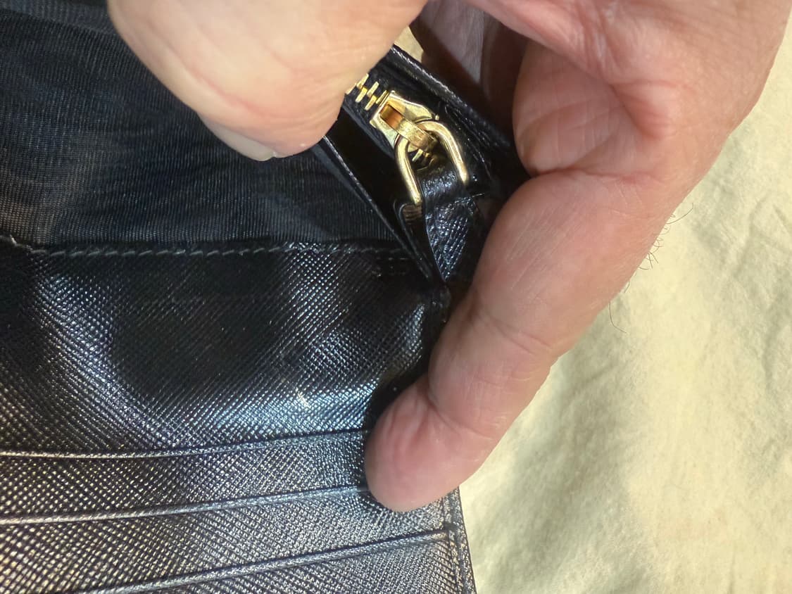 정품 프라다 사피아노 장지갑 팝니다 상품이미지8