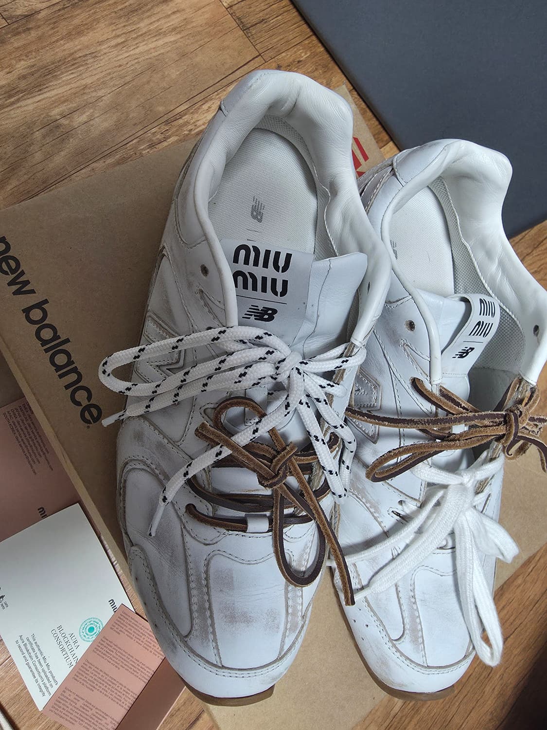 뉴발란스 미우미우 상품이미지3