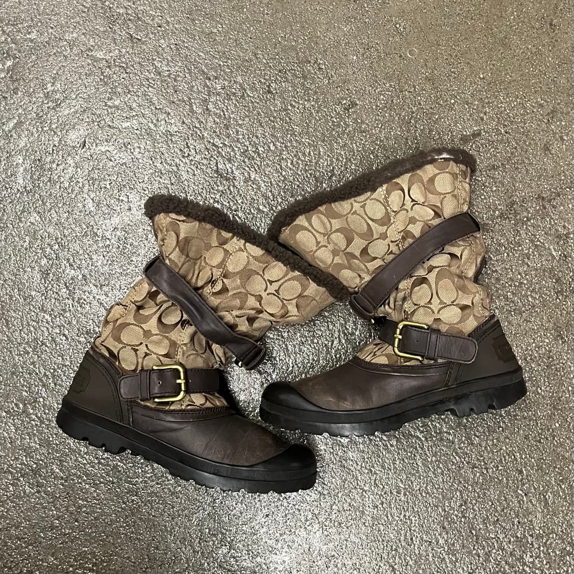 코치 홀리웨이 쉐르파 부츠 (245) 상품이미지1