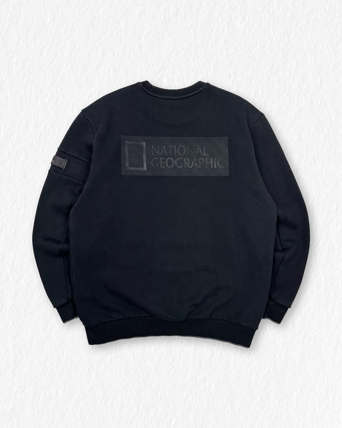 내셔널지오그래픽 맨투맨 블랙 상품이미지2