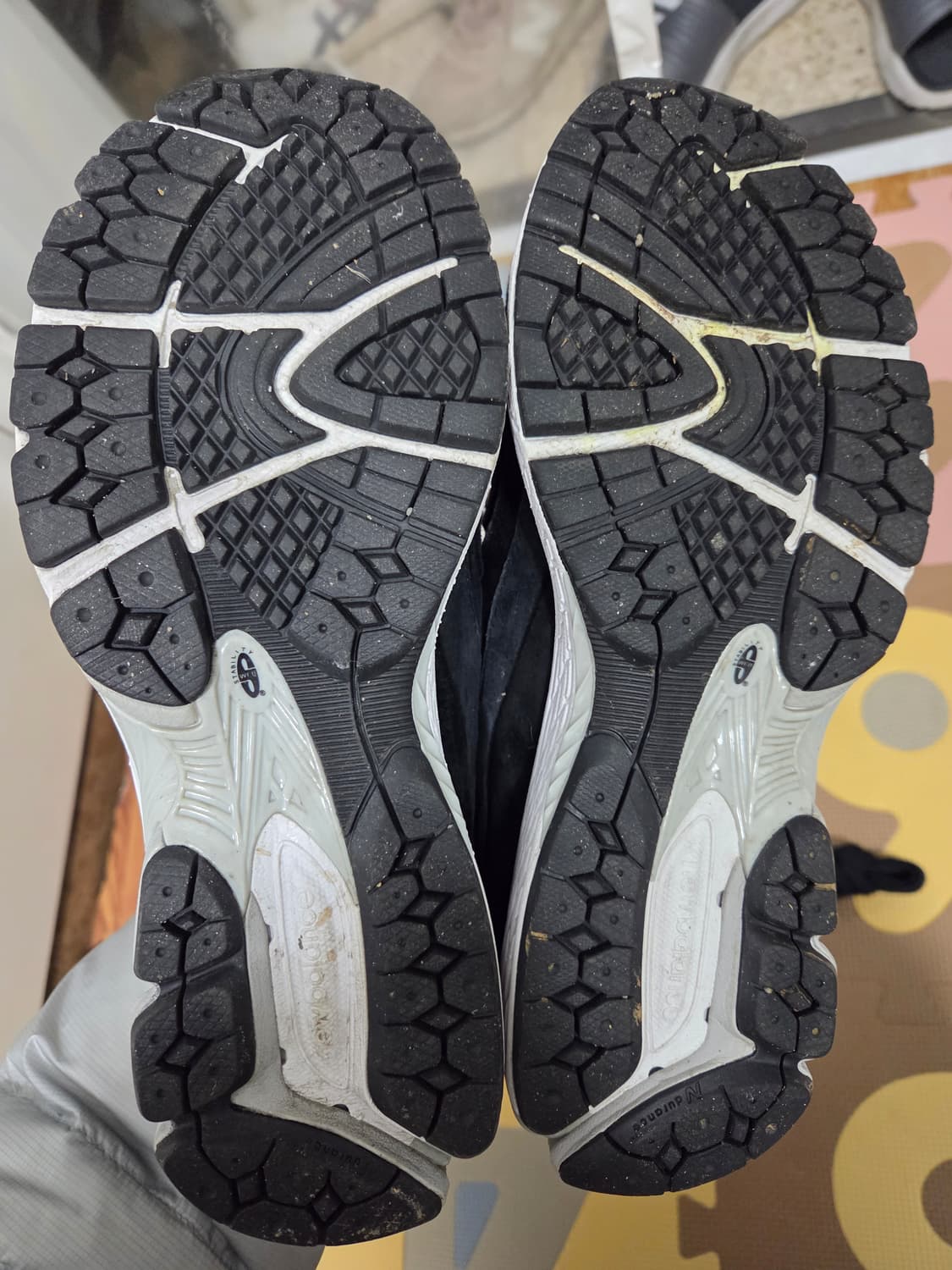 뉴발란스 2002 고어텍스 블랙 그레이 255 상품이미지5