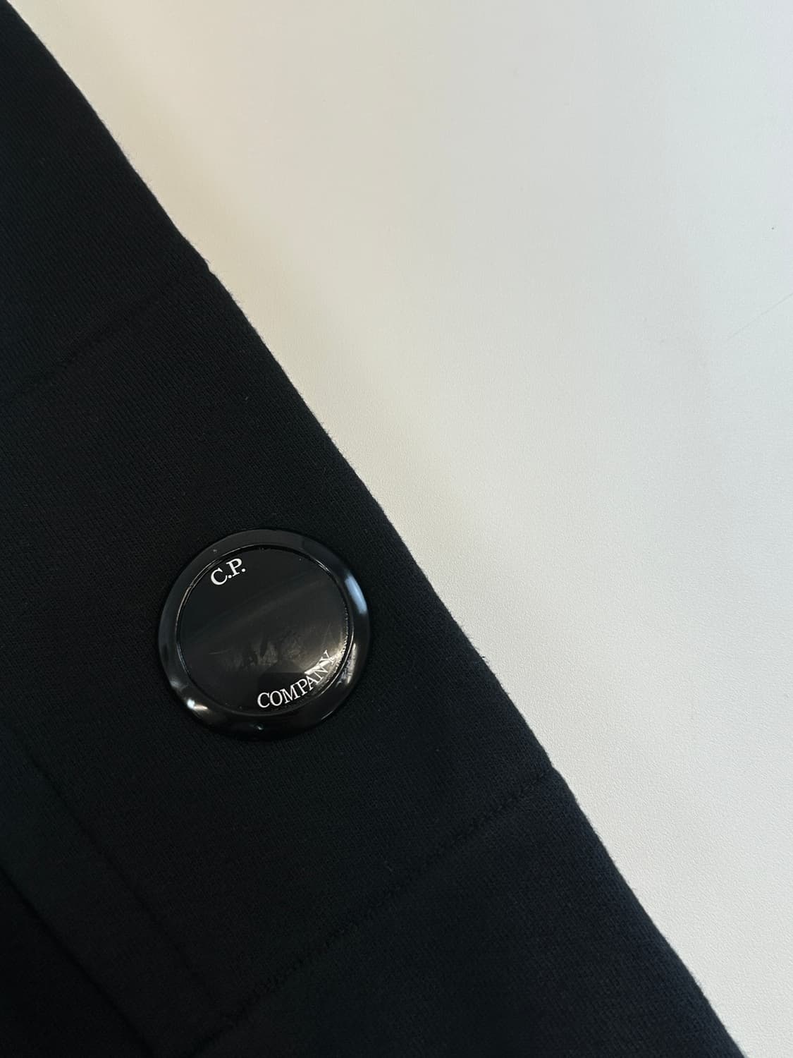 CP컴퍼니 렌즈 맨투맨 XL 상품이미지6