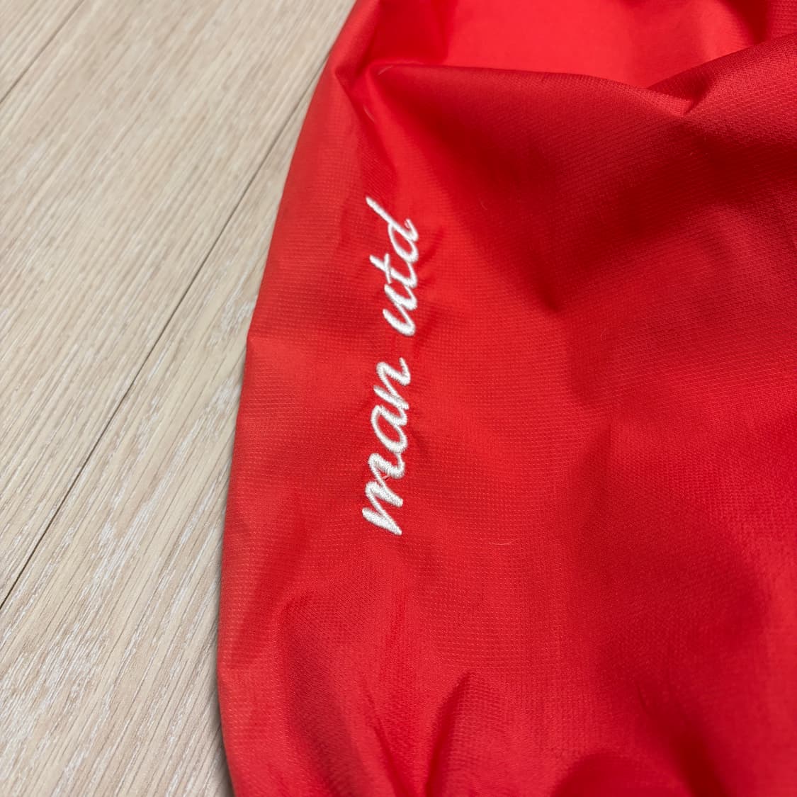 맨체스터유나이티드 오피셜 백로고 바람막이 상품이미지4