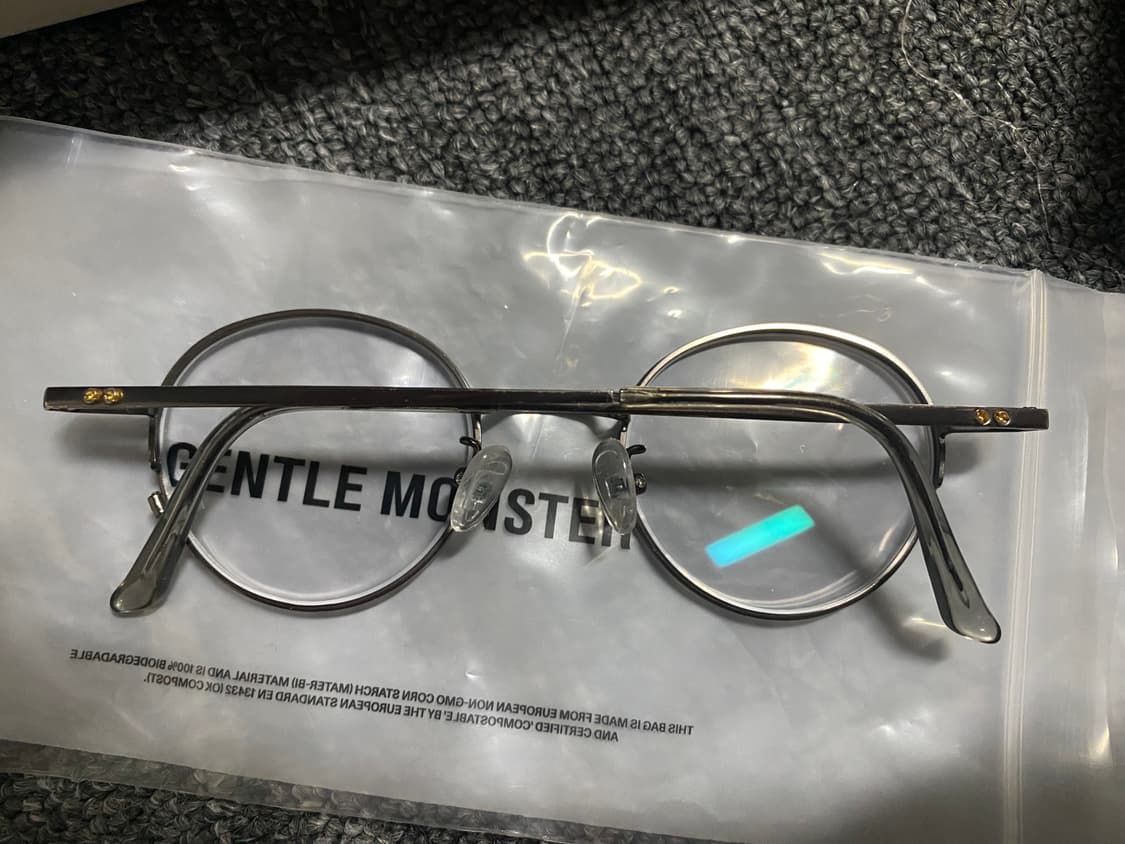 [정리중] 젠틀몬스터 디어클래식 01 안경테 처분 상품이미지3