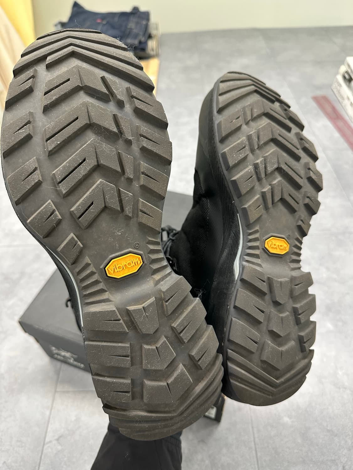 [280] 아크테릭스 에어리어스 AR 미드 GTX 블랙 상품이미지4