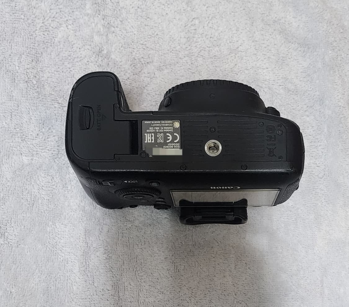 캐논 디지털카메라 EOS 6D 카메라 바디만 팝니다. 상품이미지5