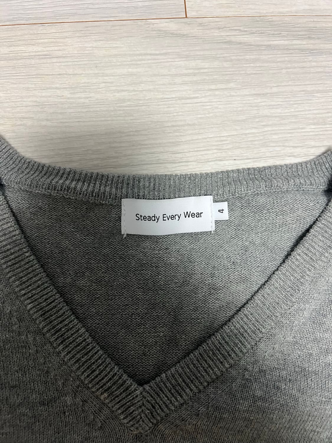 스테디에브리웨어 코튼브이넥 그레이 멜란지 4사이즈 상품이미지2