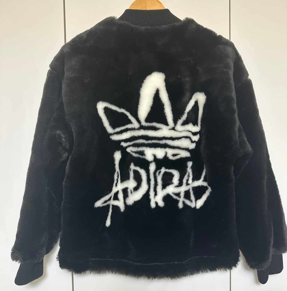 아디다스 블랙 에코퍼 자켓 상품이미지4