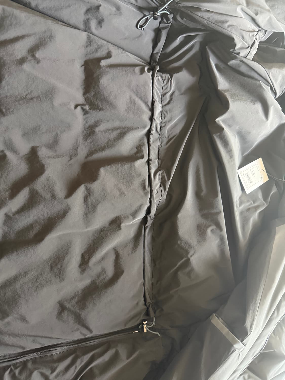 띠어리 로니 다운 코트 팝니다(L사이즈).  상품이미지4