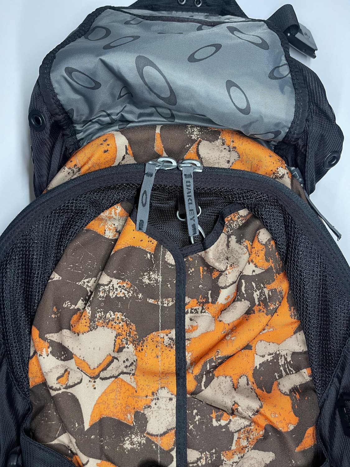 오클리 아이콘 카모 백팩 상품이미지5
