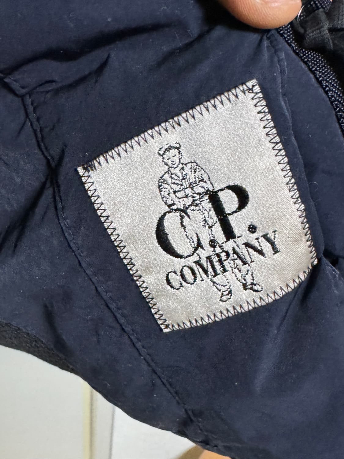 CP컴퍼니 남성 패딩 100사이즈 네이비 상품이미지6