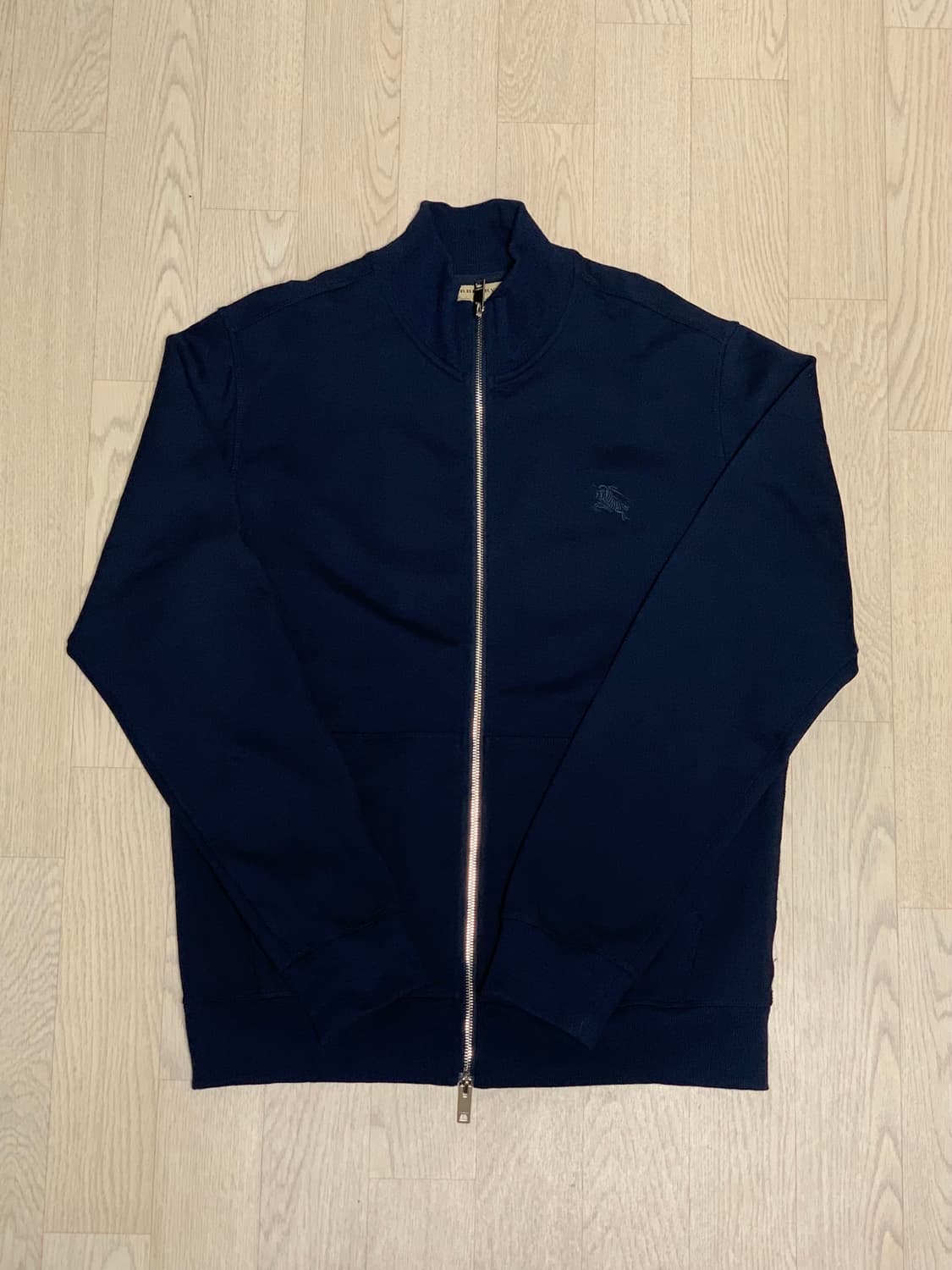 버버리 네이비 트랙탑 XL 상품이미지1