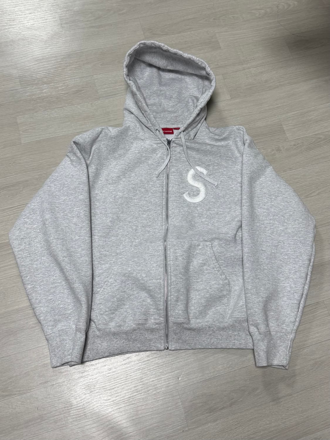 슈프림 s로고 집업 후드 애쉬그레이 24fw 상품이미지1